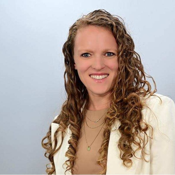 Meet your Posher, Kat - Picture 3 of 7